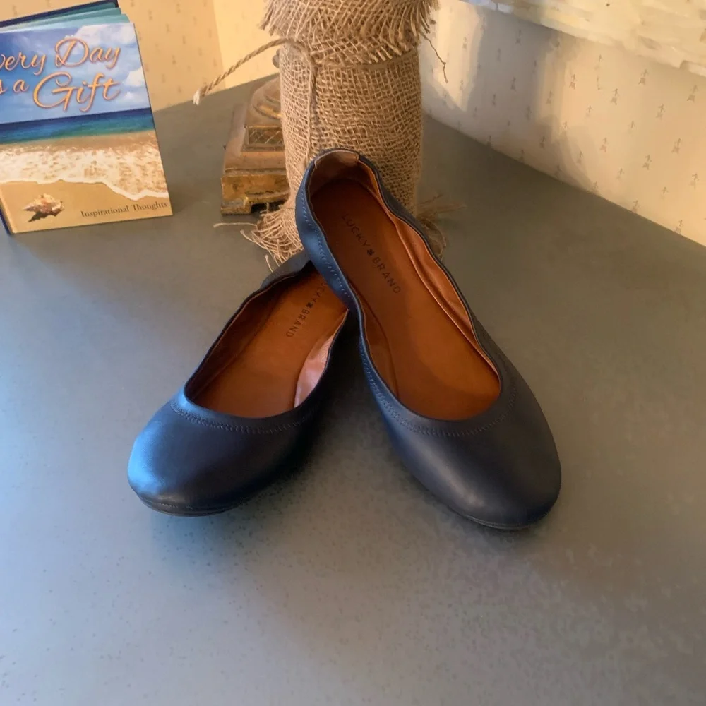 Lucky Brand, LIKE NEW, worn only 1 time, NAVY BLUE, Emmie, Flat shoes. Size 9.5 - Picture 1 of 10